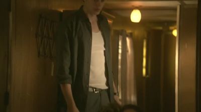 I'm gonna go home and change.
Should I pick you up later? - Hemlock Grove