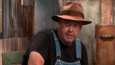 I'm gonna go over and help leo - Moonshiners: Master Distiller