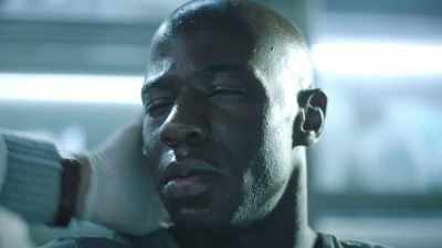 -I'm gonna help you through.
-(electricity whirring) - The Passage