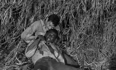 - I'm gonna kill you !
- That's right, white man. - The Defiant Ones