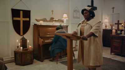 ♪ I'm gonna live ♪ - Robin Roberts Presents: Mahalia