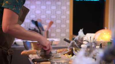 I'm gonna make a chocolate shortcake, - Secret Chef
