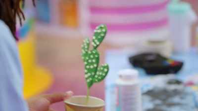 - I'm gonna make
succulents for my box, - Craftopia