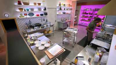 I'm gonna move the baskets
and rearrange stuff - Secret Chef