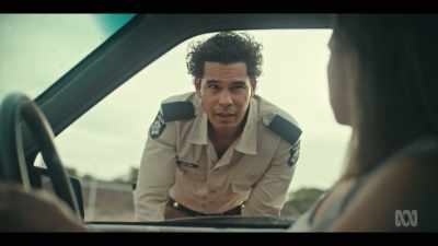 I'm gonna need to see your licence.
She doesn't have one. - Mystery Road: Origin