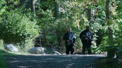 I'm gonna need you to wait here. - Blindspot