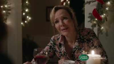I'm gonna pay off
the debt and uh... - Lights, Camera, Christmas!