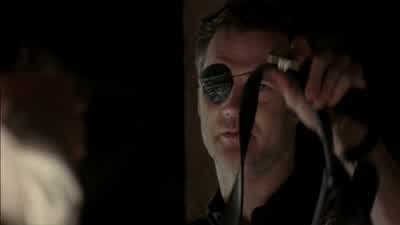 I'm gonna remove my weapon. - The Walking Dead
