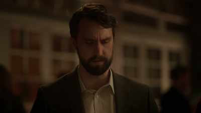 I'm gonna say something.
Excuse me, waitress? - Corporate