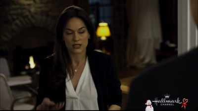 - I'm gonna see if they can take over from here.
- Kate? - Christmas Wishes & Mistletoe Kisses