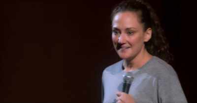 I'm gonna spend the night here - Jacqueline Novak: Get on Your Knees