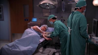 I'm gonna start the IV. - Two and a Half Men