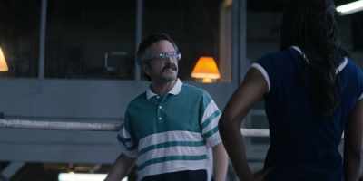 I'm gonna take a piss first.
So, why don't you guys stretch it out? - GLOW