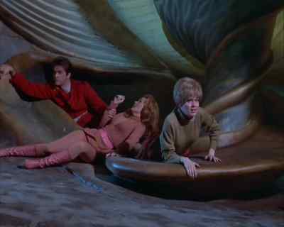 I'm gonna try
and divert him
from over there. - Land of the Giants