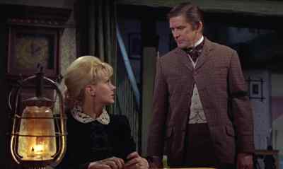 - I'm gonna try and get
her away from there. - The Reptile