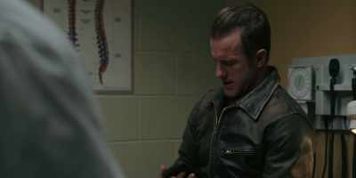 I'm gonna, uh,
read you your rights. - Alert: Missing Persons Unit