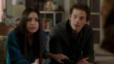 I'm gonna use Caitlin's new
friend Jeremy's computer - Pretty Little Liars: The Perfectionists