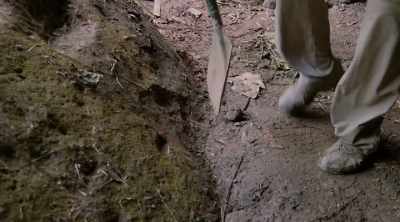 I'm gonna use the shovel - Lost Gold of World War II