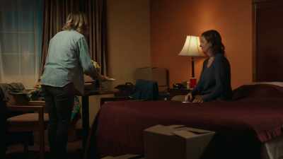 I'm gonna wash the
smell off my hands, - Surviving the Sleepover