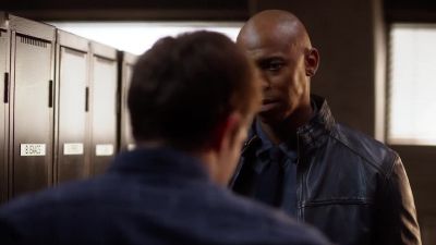 I'm good here, maybe. - Supergirl