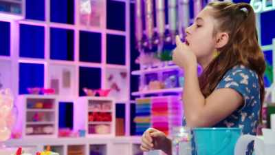 I'm grabbing all of this candy, - Craftopia