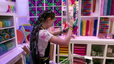 I'm grabbing, like,
crates, PVC piping, - Craftopia