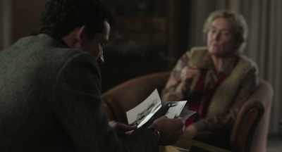 - I'm happy to see you.
-Yeah, you, too. - Lee