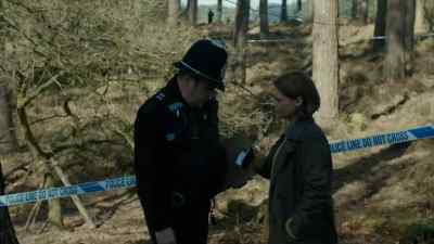 I'm helping DI Cornish. - In the Dark