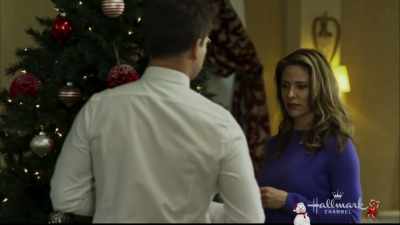 I'm helping. - Christmas Wishes & Mistletoe Kisses