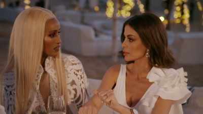I'm here for Caroline.
It's her engagement. - The Real Housewives of Dubai