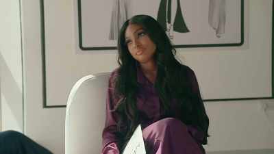I'm here.
I can't ignore my phone - The Real Housewives of Dubai
