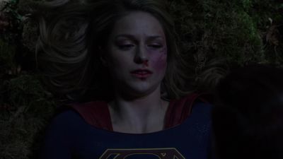I'm here. I'm here. - Supergirl