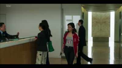 I'm here to see Robin Liu.
OK, can I take your name, please? - Strangers