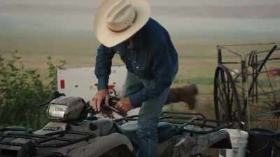 I'M HOPING THAT DINOSAUR HUNTING - Dino Hunters