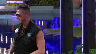 I'M IN THE LIKE UNCOORDINATED. - Love Island