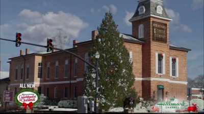 I'm John Gibson, - It's Beginning to Look a Lot Like Christmas