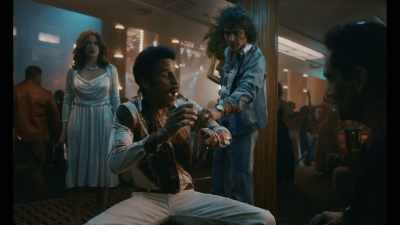 - I'm just giving him a taste. That's it.
- Hey... - Griselda