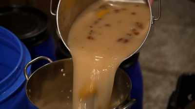  I'm just going to go
 in like old school. - Moonshiners: Master Distiller
