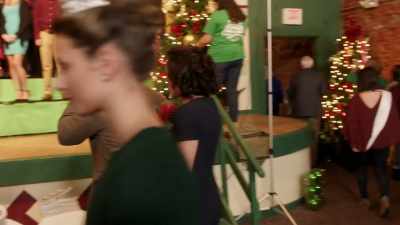 I'm just going to go,
see if I can find out-- - Christmas in Louisiana