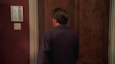 I'm just going to
go down to the gift shop
and get... something. - Relic Hunter