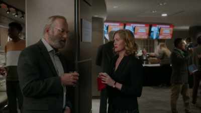 I'm just going
to introduce him, - Lucky Hank