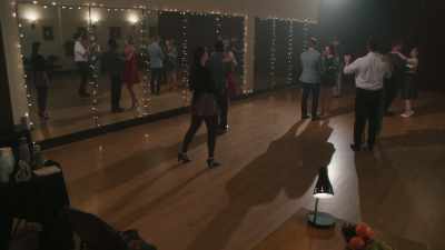 I'm just gonna show you a basic
waltz step, I guess. - The Professional Bridesmaid