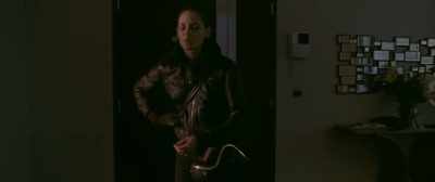 I'm just here to pick up
a few things. She was aware. - Personal Shopper