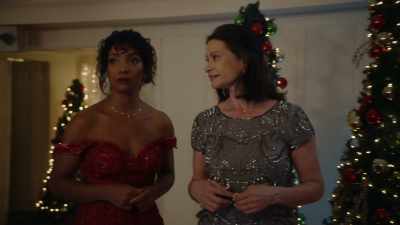 - I'm just, I'm worried that
Harrington is still angry - Magic in Mistletoe