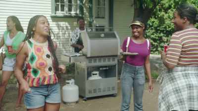 I'm just playing,
Fran. You look cute. - Bust Down