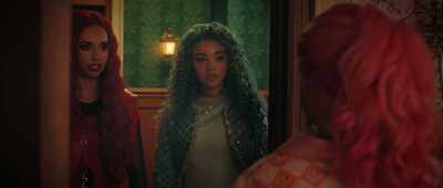 I'm just practicing my signature dance
for Castlecoming. - Descendants: The Rise of Red