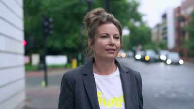 I'm Libby, I'm 39,
and I'm from Eastbourne. - Naked Education