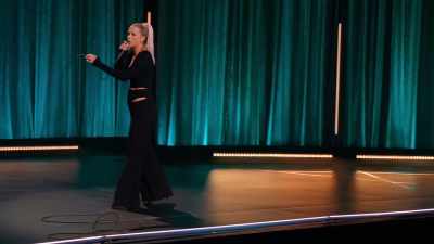 I'm like, "Catch her, grab her jewel." - Iliza Shlesinger: Hot Forever