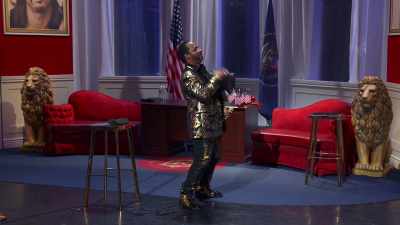 ♪ I'm lit, I'm lit, I'm lit
I'm lit, I'm lit, I'm lit ♪ - Katt Williams: Great America