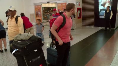 I'M LOOKING AROUND, AND I DON'T SEE EVELIN. - 90 Day Fiancé: The Other Way